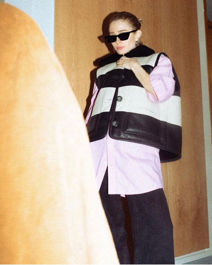 IRIS リバーシブルベスト ブラック＆アイボリー