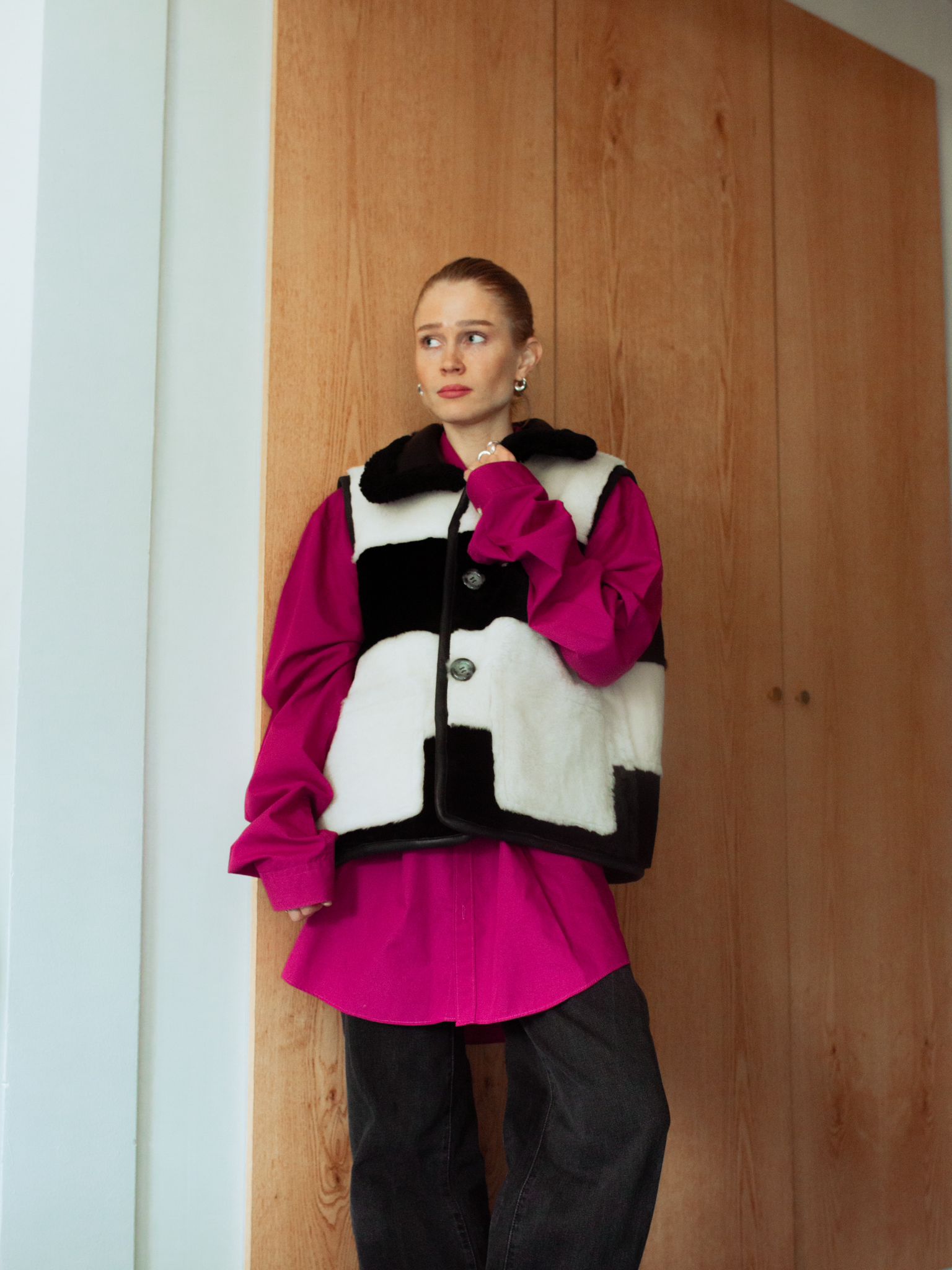 IRIS リバーシブルベスト ブラック＆アイボリー