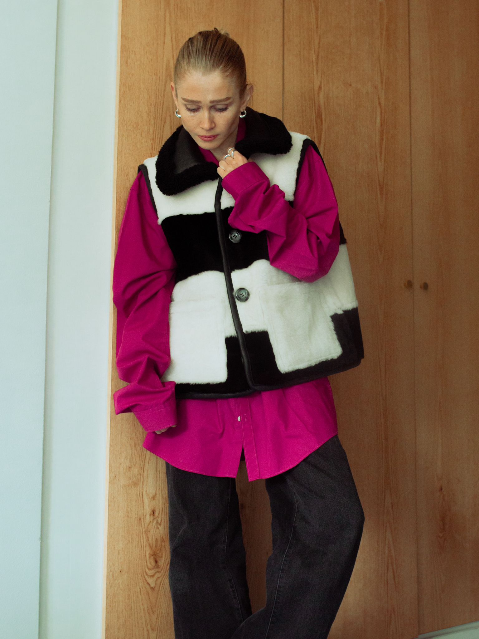 IRIS リバーシブルベスト ブラック＆アイボリー