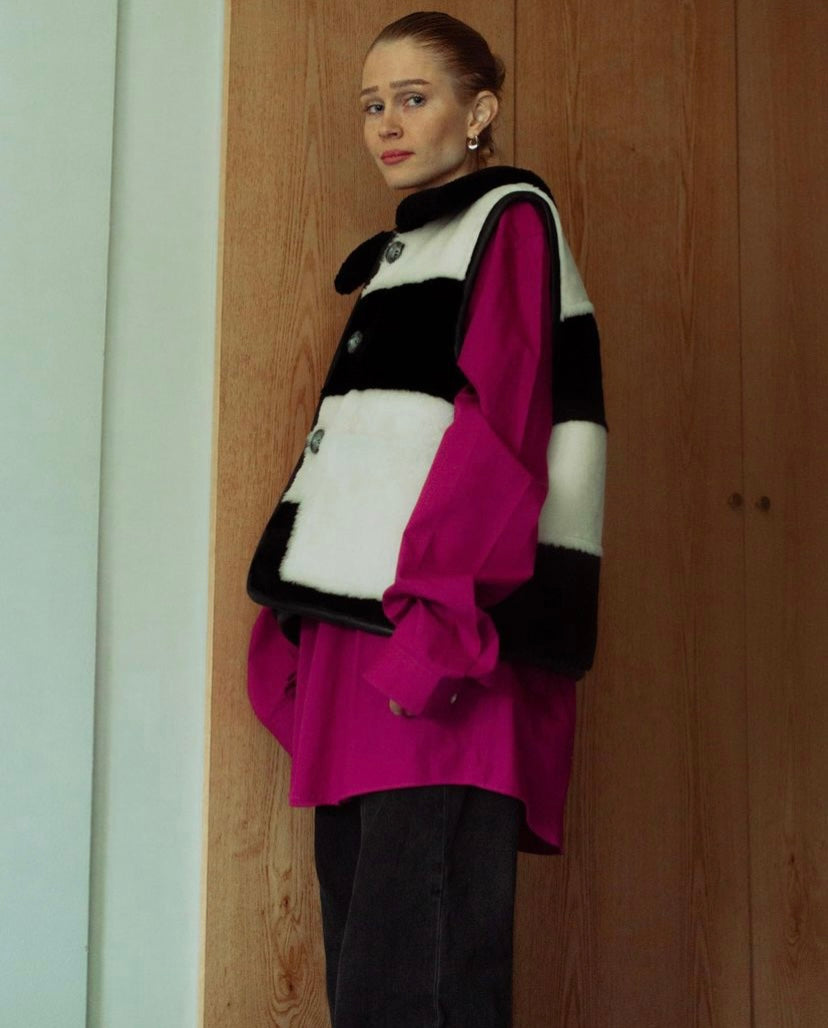 IRIS リバーシブルベスト ブラック＆アイボリー